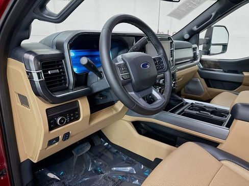 Used 2025 Ford F250 Lariat image 9