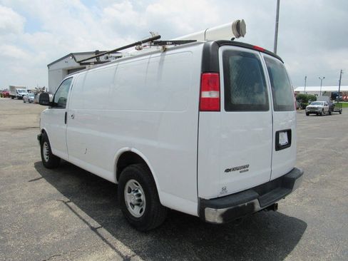 Used 2014 Chevrolet Express 2500 RWD image 5