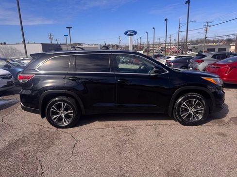 Used 2016 Toyota Highlander XLE image 6