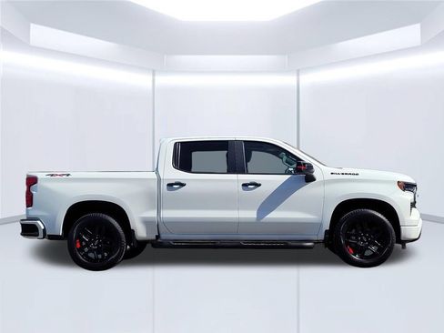 Used 2023 Chevrolet Silverado 1500 RST w/ Redline Edition AWD/4WD image 3