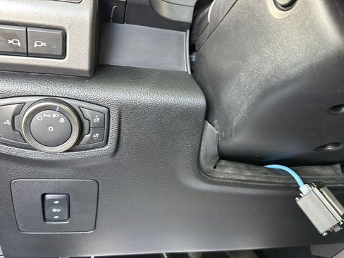 Used 2018 Ford F150 Raptor w/ Equipment Group 802A Luxury image 18