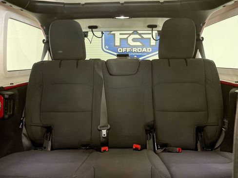 Used 2020 Jeep Wrangler Unlimited Sahara AWD/4WD image 22