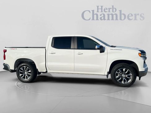 Used 2024 Chevrolet Silverado 1500 LT AWD/4WD image 5