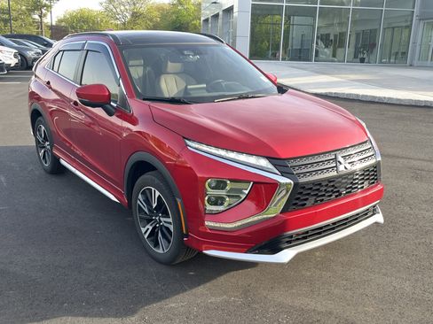 Used 2024 Mitsubishi Eclipse Cross SEL AWD/4WD image 2