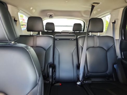 Used 2025 Honda Pilot EX-L image 21