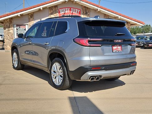 Used 2025 GMC Acadia Elevation w/ Elevation Premium Package FWD image 2