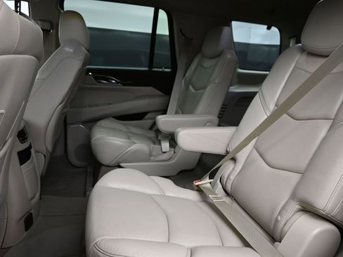 Used 2020 Cadillac Escalade Luxury AWD/4WD image 27
