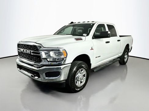 Used 2022 RAM 2500 Tradesman w/ Chrome Appearance Group AWD/4WD image 3