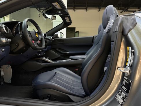 Used 2022 Ferrari Portofino M RWD image 20