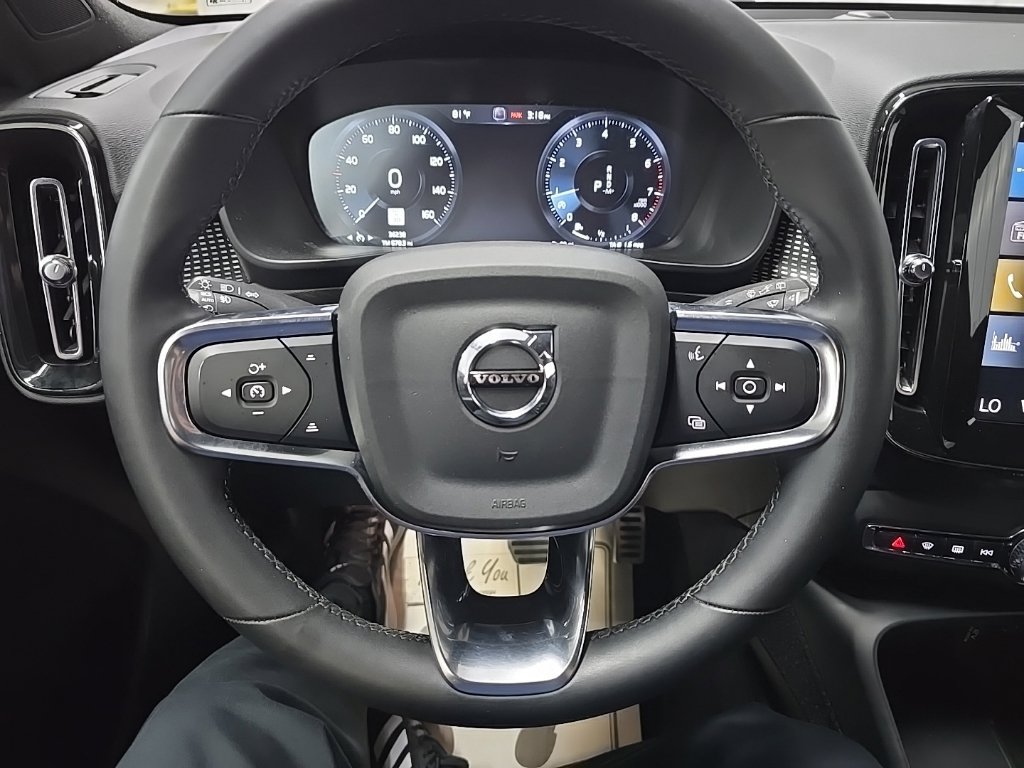 Used 2022 Volvo XC40 T5 R-Design w/ Climate Package AWD/4WD image 20