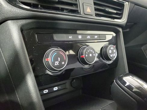 Used 2023 Volkswagen Taos S image 28