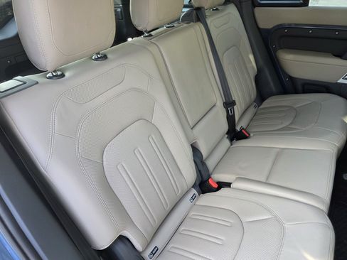 Used 2020 Land Rover Defender 110 HSE AWD/4WD image 25