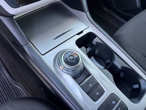 Used 2024 Ford Explorer XLT image 18