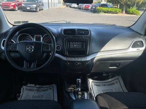 Used 2017 Dodge Journey SE FWD image 18