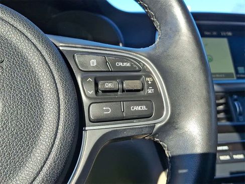 Used 2017 Kia Optima EX w/ Premium Package image 18