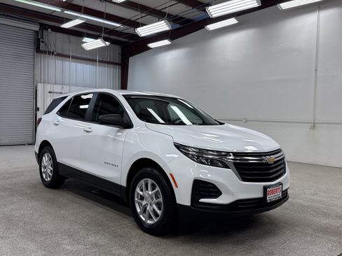 Used 2024 Chevrolet Equinox LS w/ LS Convenience Package image 25