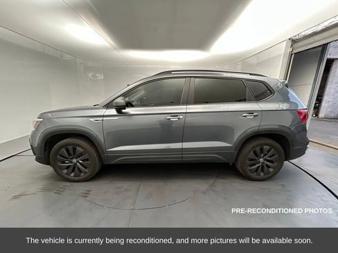 Used 2022 Volkswagen Taos S image 2