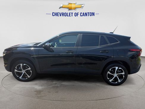 Used 2025 Chevrolet Trax RS w/ Driver Confidence Package FWD image 8