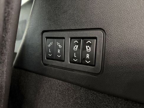 Used 2024 Cadillac XT6 Sport w/ Technology Package image 34