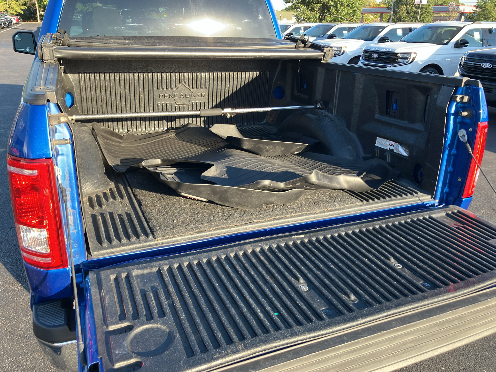 Used 2016 Ford F150 XLT AWD/4WD image 8