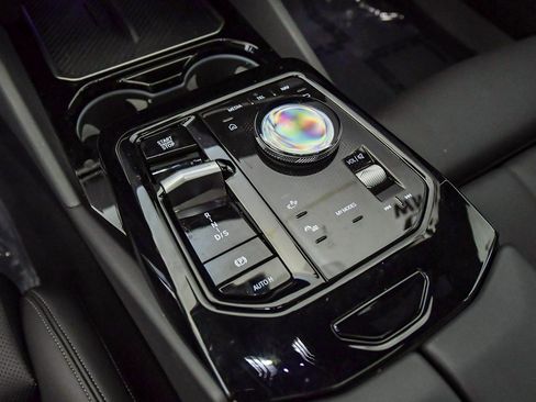 Used 2025 BMW 530i image 24