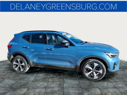 Certified 2023 Volvo XC40 B5 Plus w/ Driver Assist Package image 2
