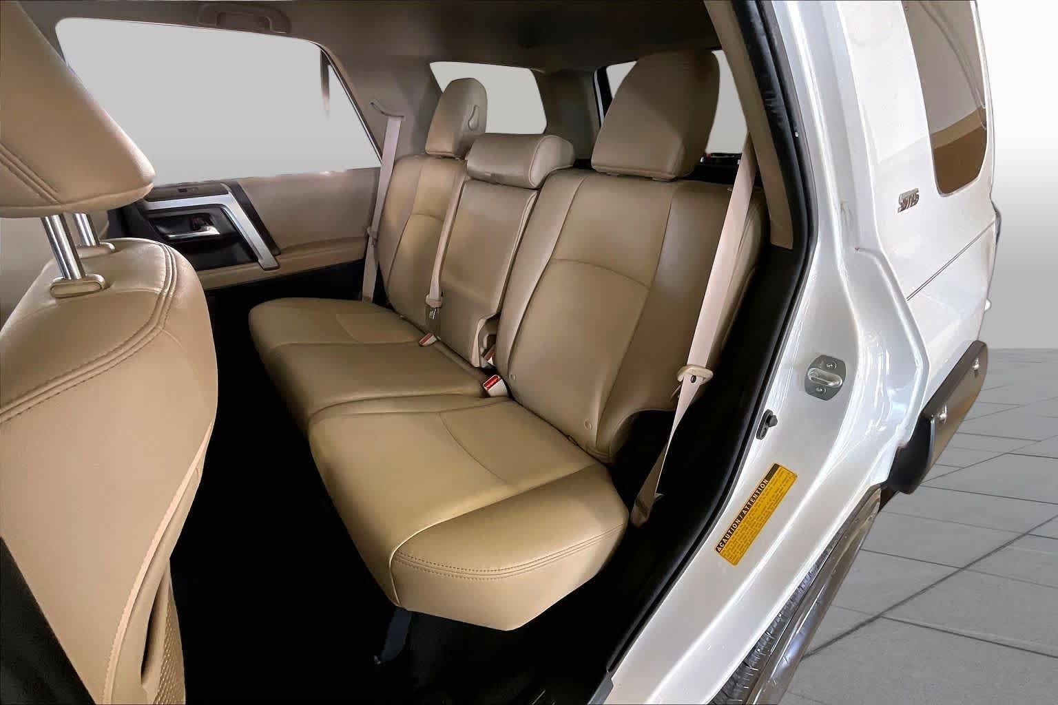 Used 2020 Toyota 4Runner SR5 Premium RWD image 18