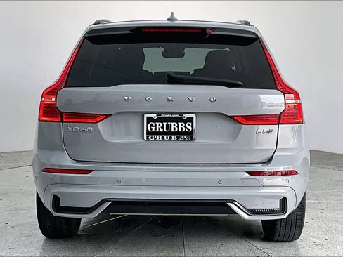 Used 2024 Volvo XC60 B5 Plus w/ Protection Package Premier AWD/4WD image 5