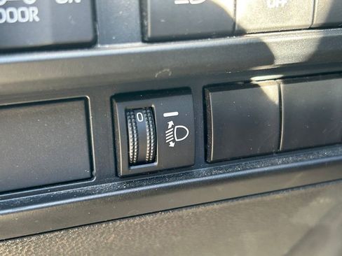 Used 2023 Toyota Tundra SR5 w/ SR5 Convenience Package AWD/4WD image 20