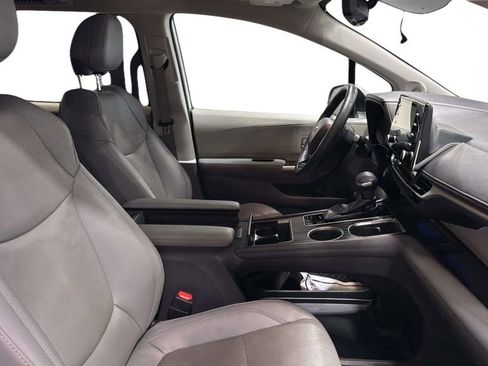 Used 2022 Toyota Sienna Limited AWD/4WD image 14