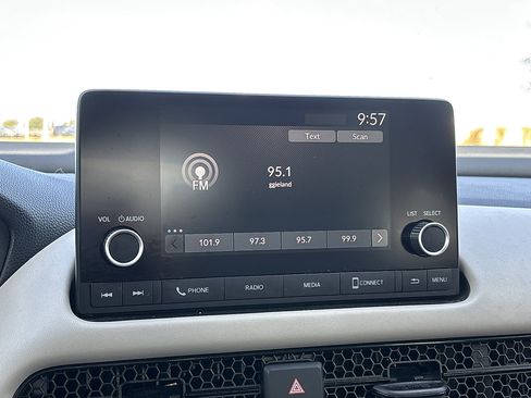 Used 2024 Honda HR-V LX image 32