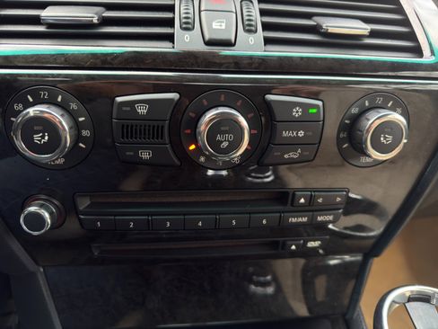 Used 2008 BMW 650i Convertible image 38