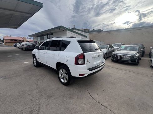 Used 2017 Jeep Compass Latitude AWD/4WD image 6