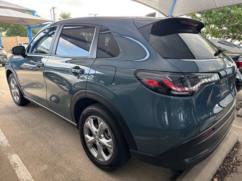 Used 2025 Honda HR-V LX image 7