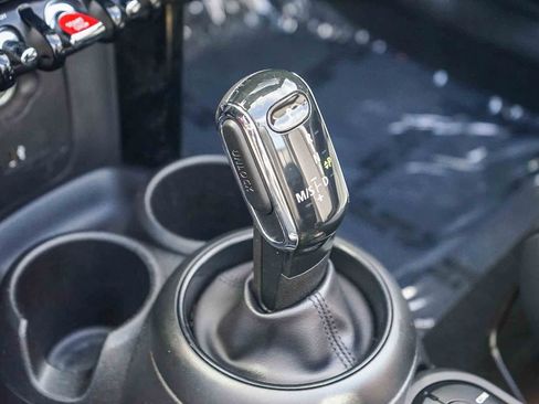 Used 2021 MINI Cooper Cooper image 24