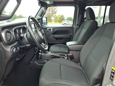 Used 2023 Jeep Gladiator Sport AWD/4WD image 24
