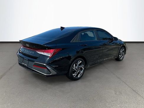 Used 2025 Hyundai Elantra Sport FWD image 22