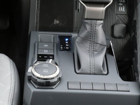 New 2026 Toyota Tacoma SR5 AWD/4WD image 9
