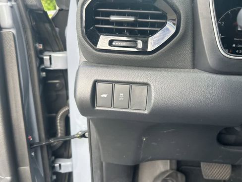 Used 2025 Honda Pilot Touring image 18