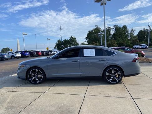 Used 2024 Honda Accord Sport image 7
