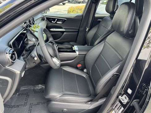 New 2025 Mercedes-Benz GLC 300 4MATIC image 2