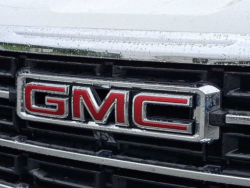 Used 2025 GMC Acadia Elevation AWD/4WD image 29