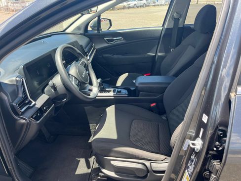 Used 2025 Kia Sportage LX FWD image 22