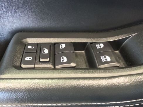 Used 2024 Jeep Grand Cherokee Altitude AWD/4WD image 16