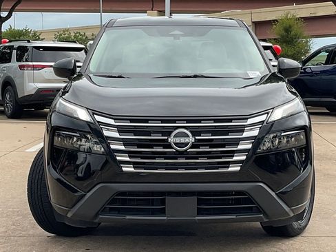 Used 2025 Nissan Rogue SV FWD image 2