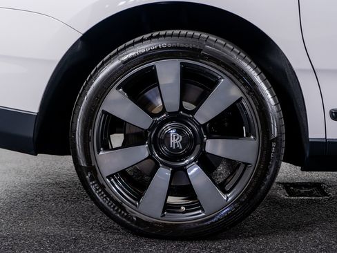 Used 2023 Rolls-Royce Cullinan image 9