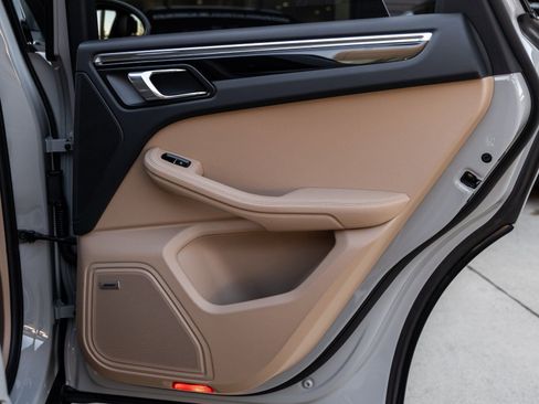 New 2026 Porsche Macan AWD/4WD image 38