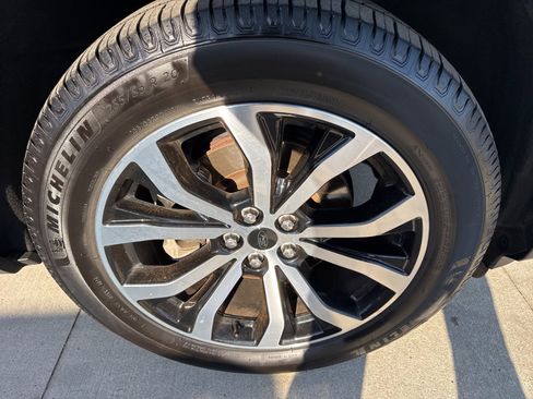 Certified 2020 Ford Explorer ST w/ Premium Technology Package image 21