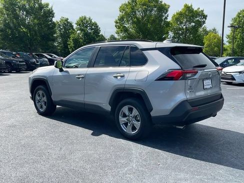 Used 2025 Toyota RAV4 XLE AWD/4WD image 5