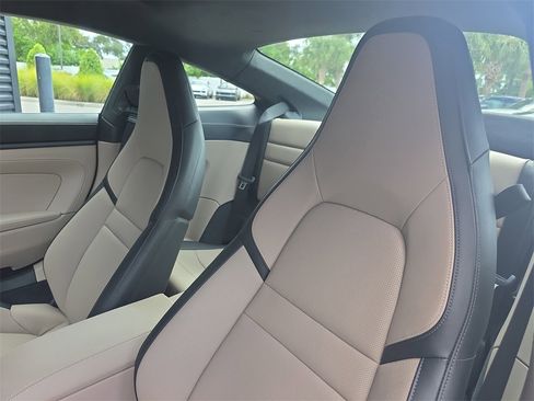 Used 2025 Porsche 911 Carrera GTS image 5